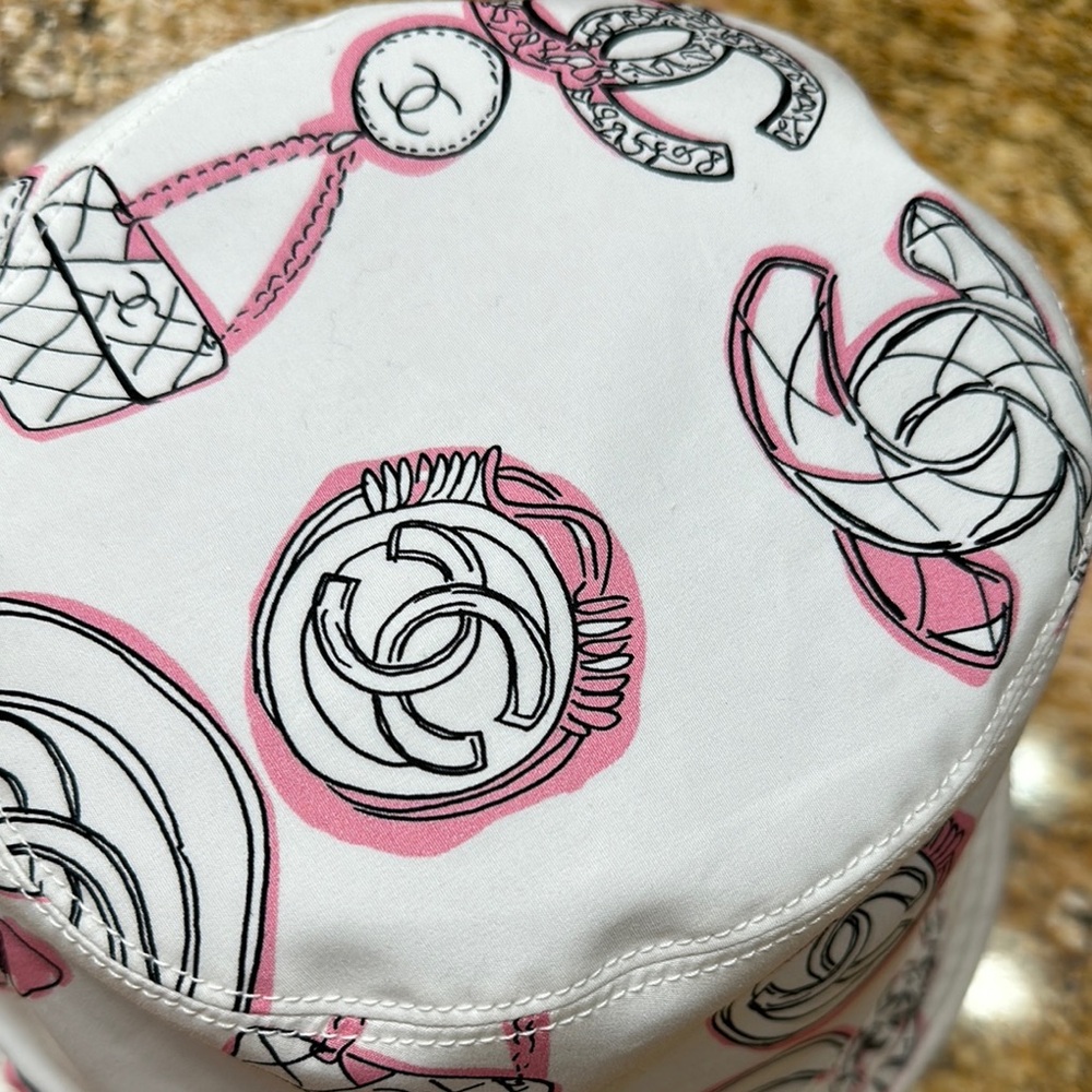 CHANEL White and Pink Graphic Bucket Hat - Picture 3 of 7